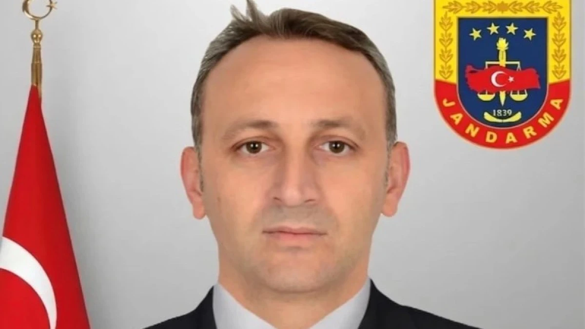 Uzman &Ccedil;avuş Bir Deli Tarafından Başından Vuruldu