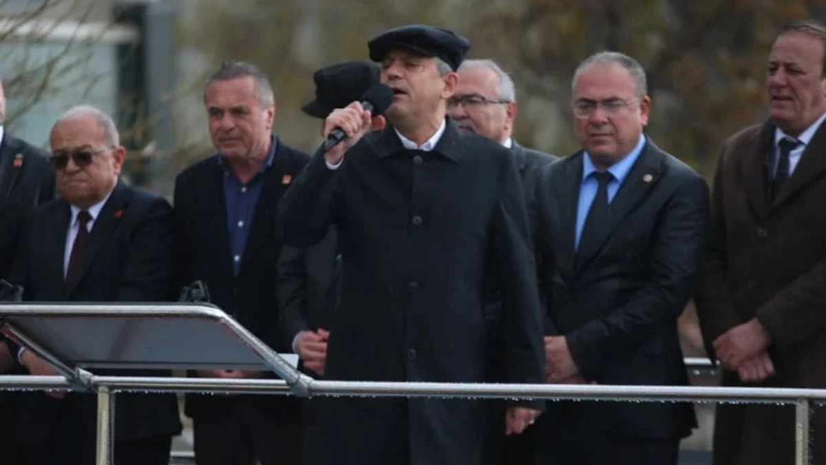 Vatan Haini Hırsız &Ouml;zg&uuml;r'e "Cumhurbaşkanına Hakaret" Soruşturması Başlatıldı