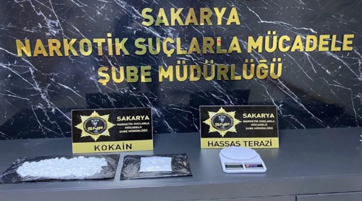 Yolcu Otob&uuml;s&uuml;nde Yarım Kilo Kokain Ele Ge&ccedil;irildi