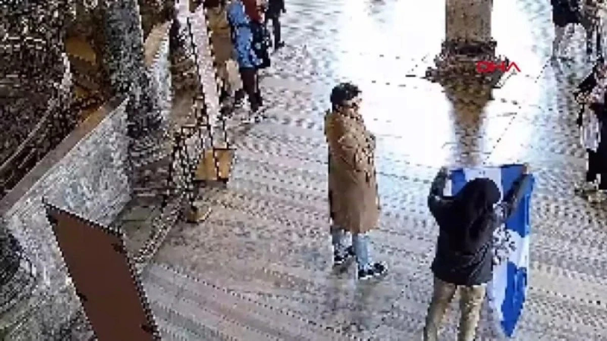 Yunan Uyruklu Turistler Ayasofya Camii&rsquo;nde Provokatif Eylem Yapınca Tutuklandı